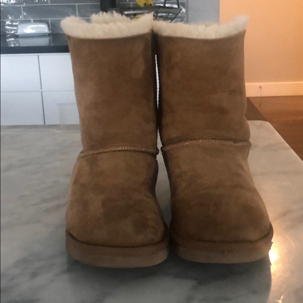 Brown bailey bow uggs